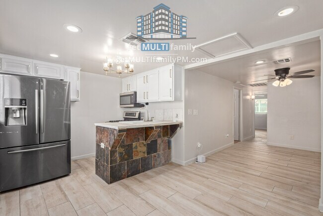 Foto del edificio - 511 N 32nd Pl