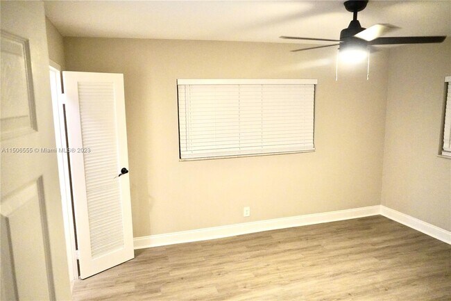Foto del edificio - 4141 NW 26th St