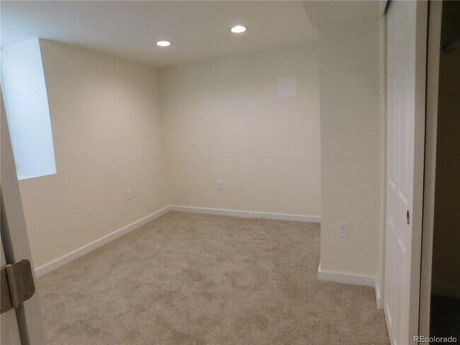 Foto del edificio - 4 Bedroom Single Family Home in Denver