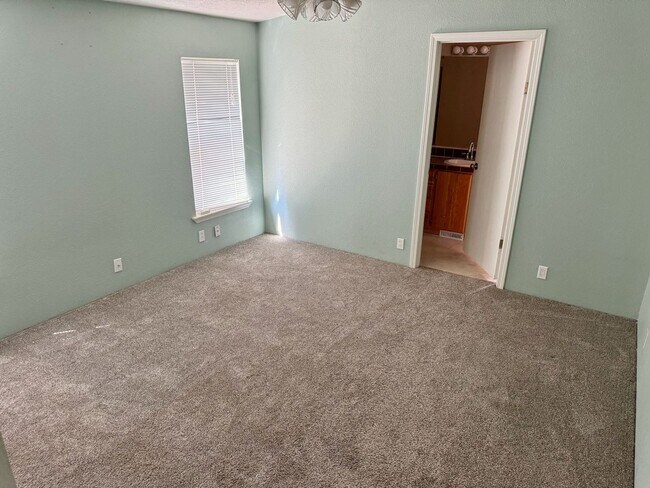 Foto del edificio - Rural 3 Bed/2 Bath with Office and Large Lot!
