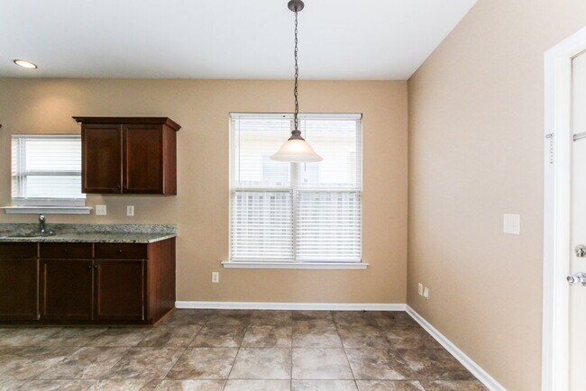 Foto del edificio - 2122 Timberline Dr