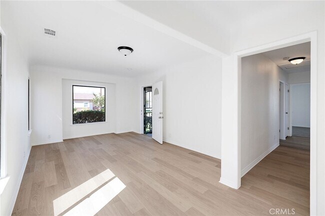Living room - 4160 W 167th St