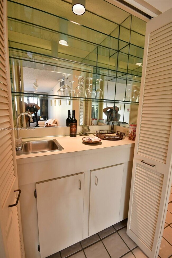 Foto del edificio - 170 Ocean Lane Dr