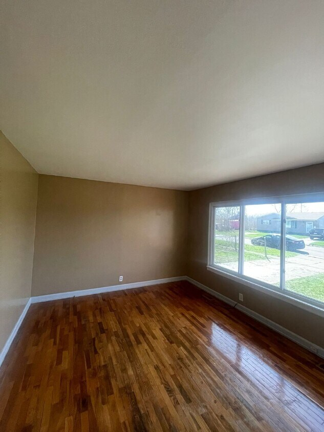Foto principal - Property Available now!