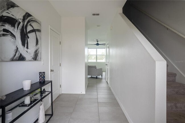 Building Photo - 445 Madison Dr