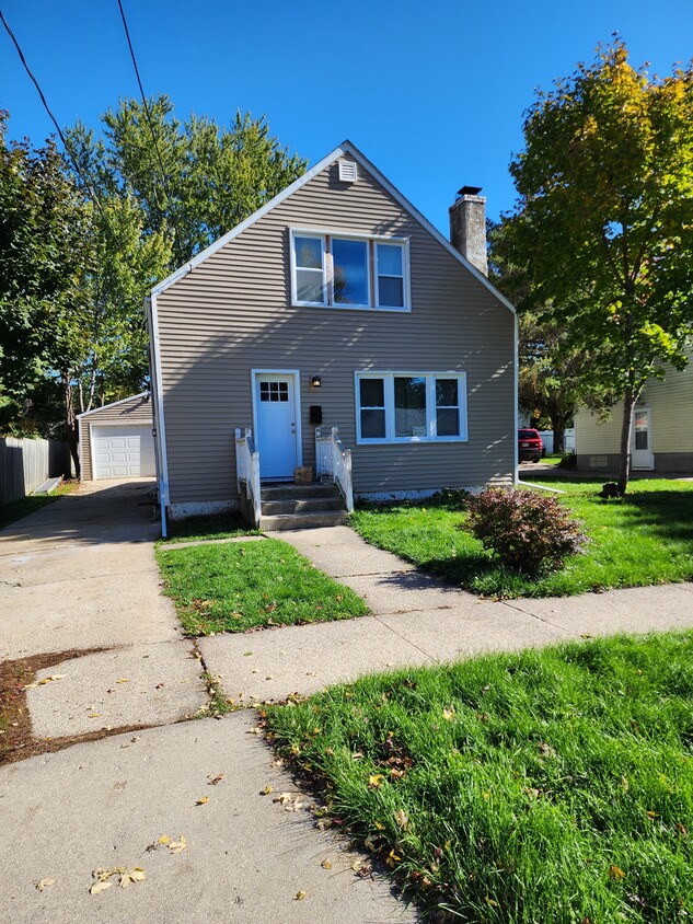 Primary Photo - 116 N Pine St