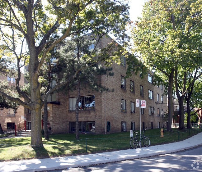 Photo du bâtiment - 12 & 14 Rusholme Drive