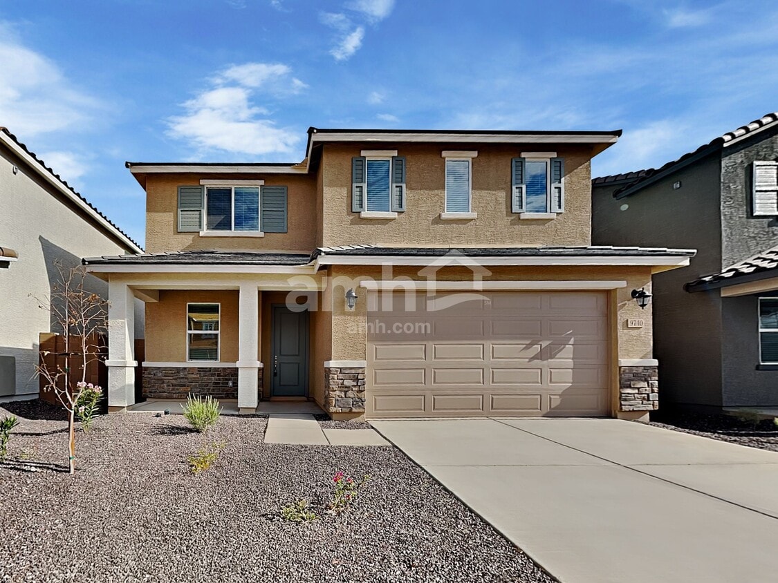 Primary Photo - 9740 W Parkway Dr