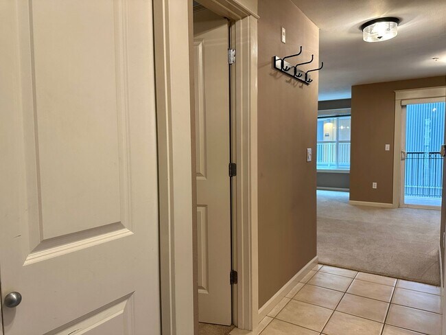 Foto del edificio - 2 Weeks Free! Charming 1BR/1BA Apartment w...