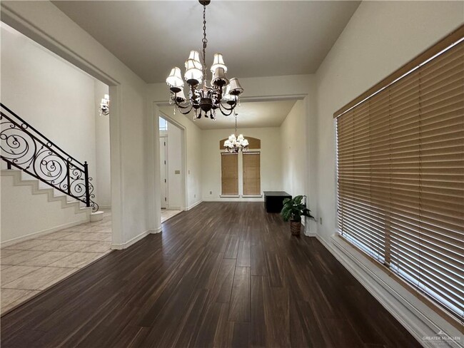 Building Photo - 4012 Ulex Ave