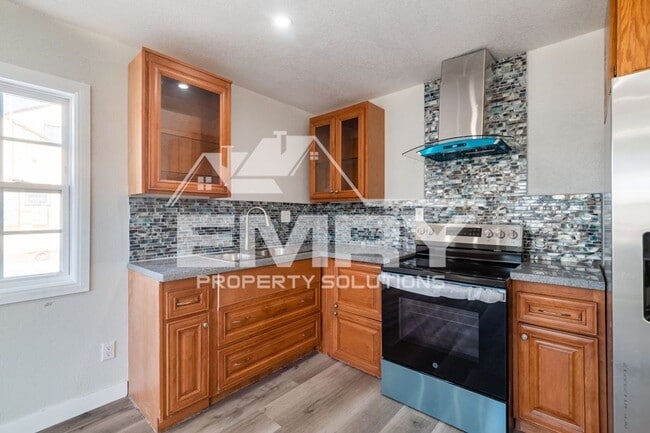 Building Photo - 3652 Platt Ave