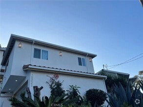 Building Photo - 15032 Valley Vista Blvd