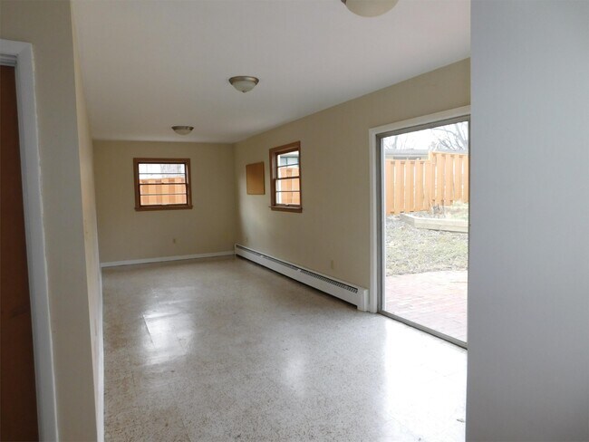 Building Photo - 1738 Westhaven Dr