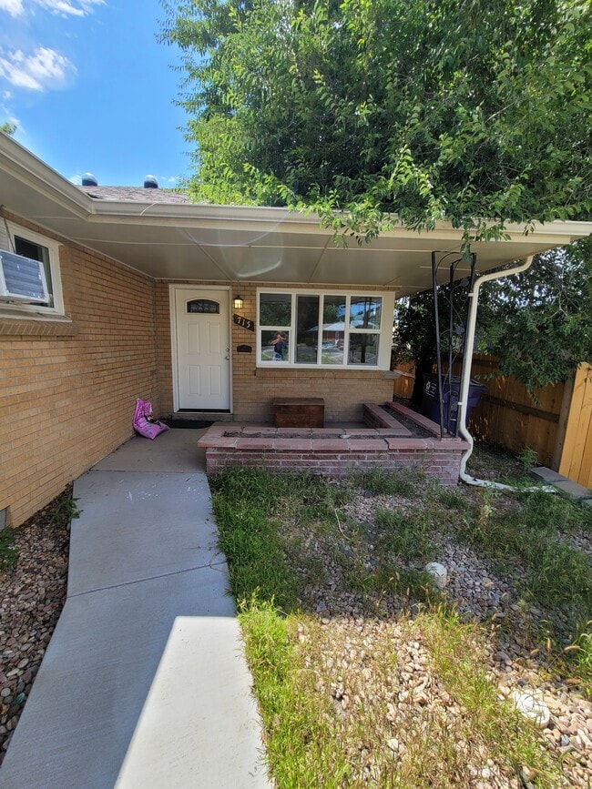 Photo - 715 S Krameria St House