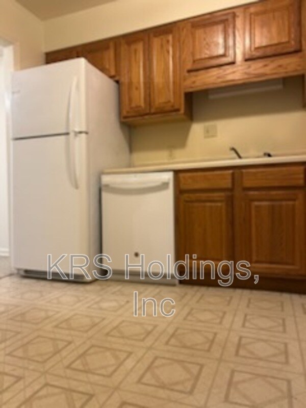 Building Photo - 390 Hercules Ct