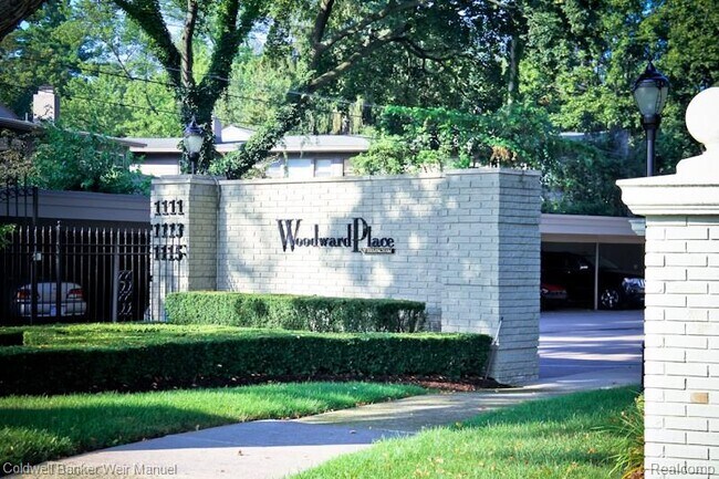 Foto del edificio - 1111 N Old Woodward Ave