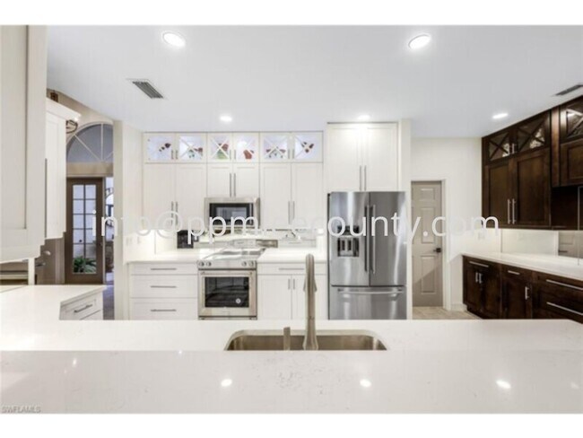 Building Photo - 3/2.5 Townhouse with den in Harbour Isle Y...