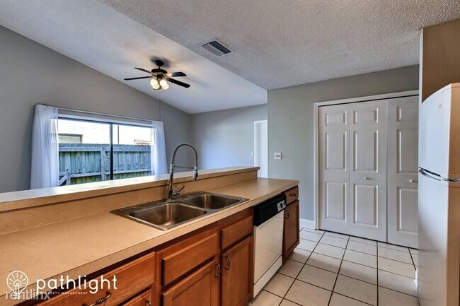 Building Photo - 3 br, 2 bath House - 2533 Gulfbreeze Circle