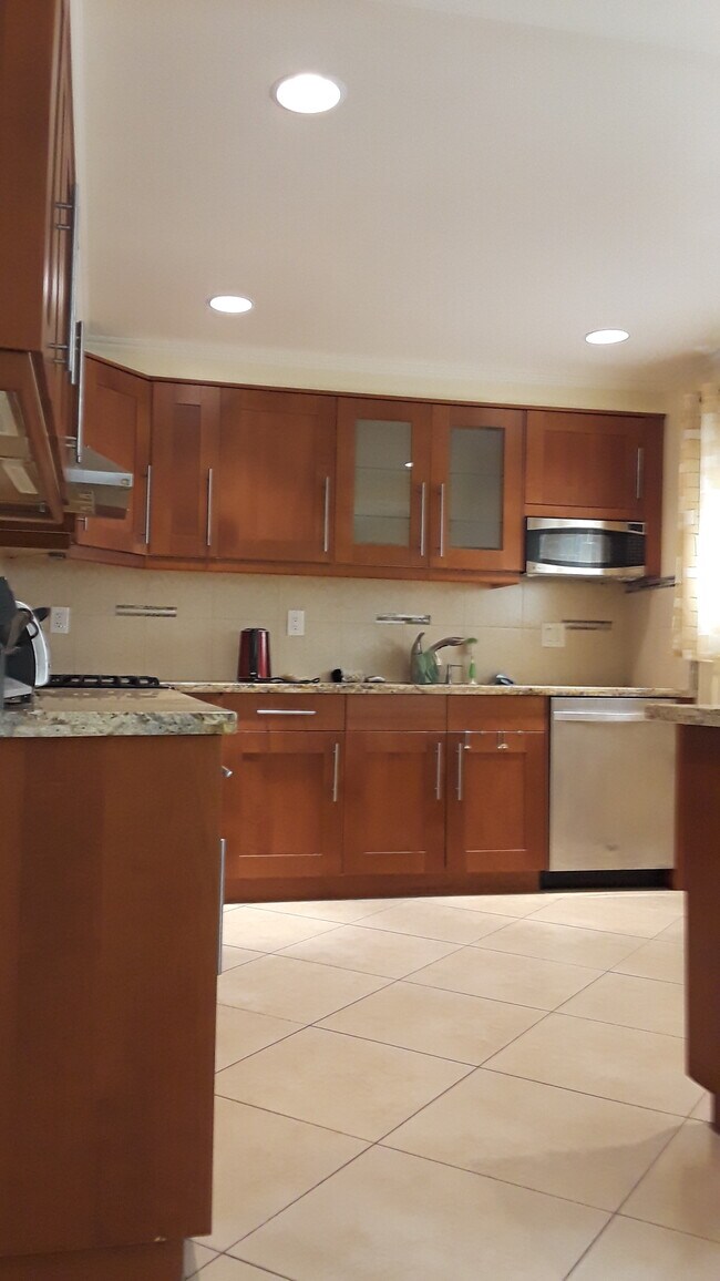 12354 Chandler Blvd, Valley Village, CA 91607 Townhome Rentals in