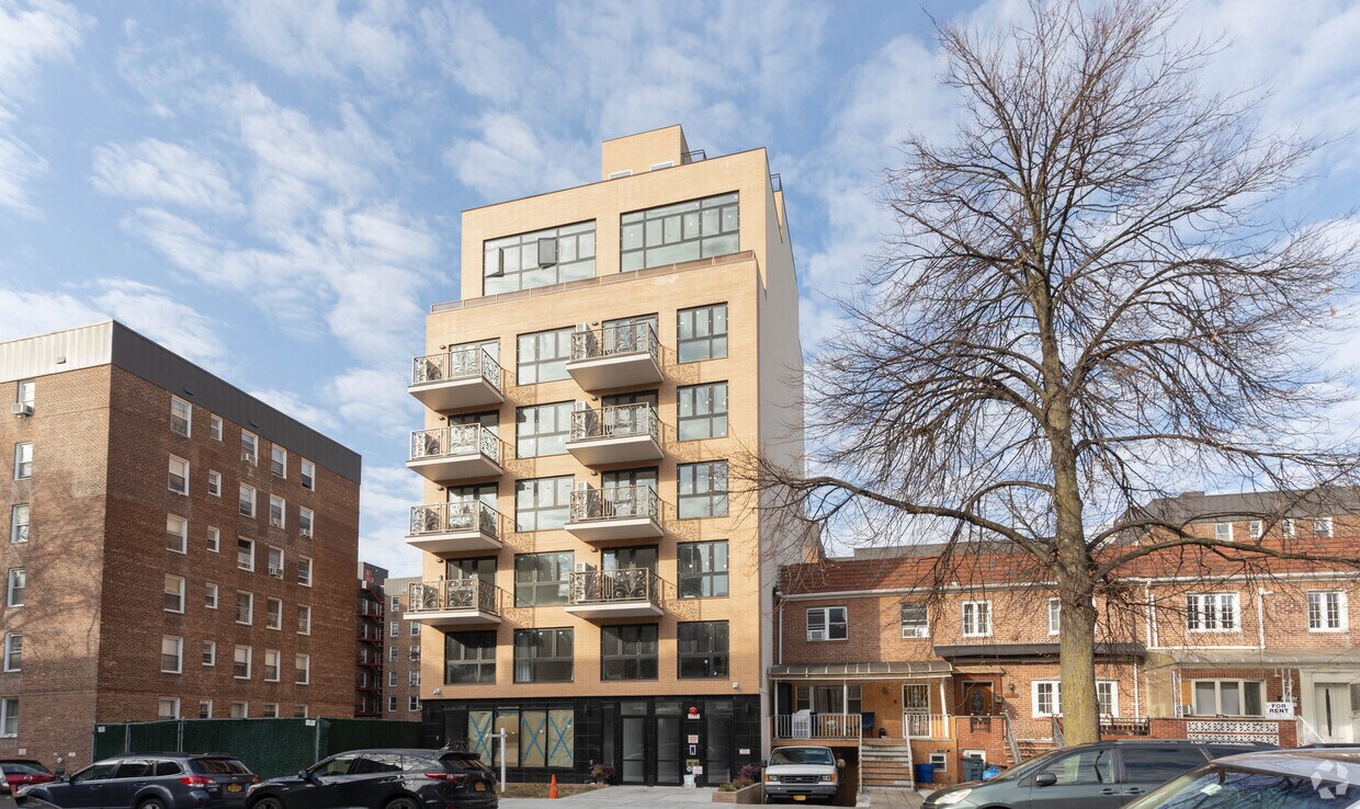 10525 65th Rd, Flushing, NY 11375 Apartments in Flushing, NY