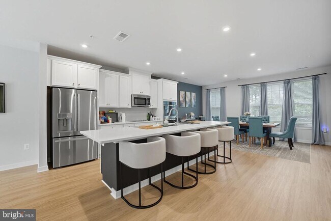 Foto del edificio - 709 Thomas Ln