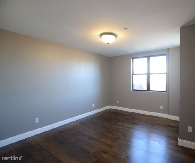 Building Photo - 60-85 Myrtle Ave