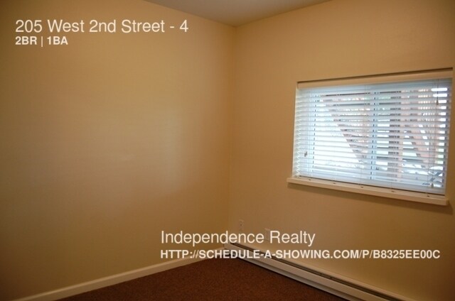 Foto del edificio - 205 W 2nd St