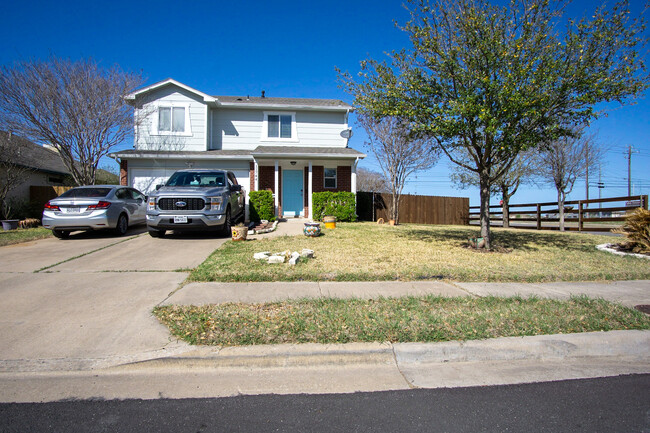 Front - 11744 Gemmer St