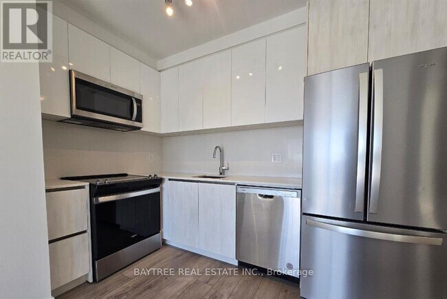 Building Photo - 3100 Keele St