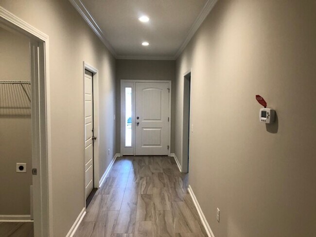 Foto del edificio - 3 Bedroom/2 Bath 5 minutes from base!!!