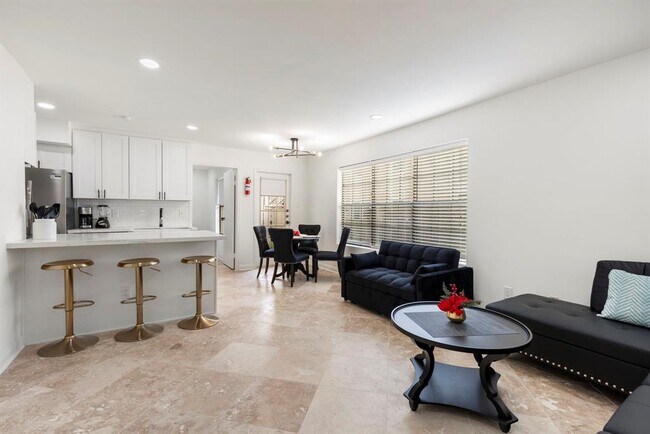 Foto del edificio - 2750 Holly Hall St