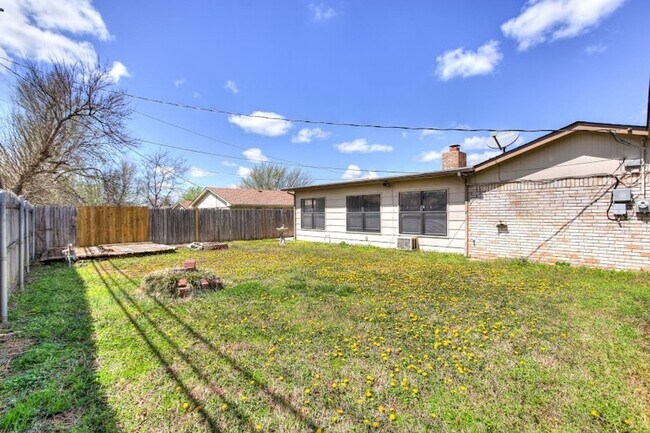 Foto del edificio - 4 bed 2 bath in OKC!