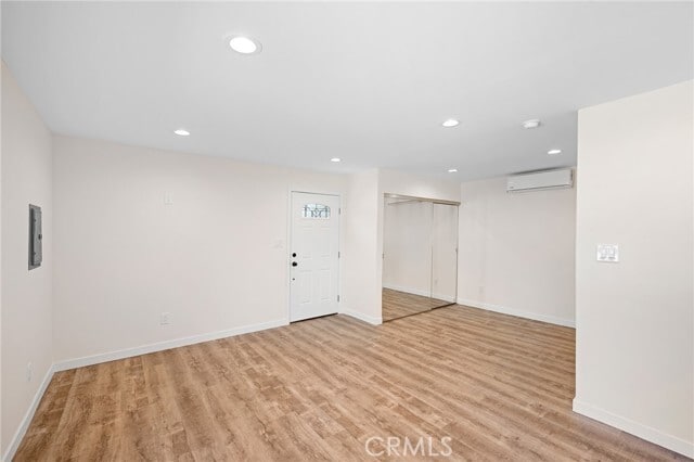 Foto del edificio - 8240 Ellenbogen St