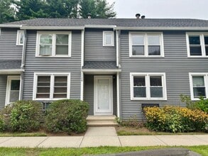 Building Photo - 148 Fairway Dr