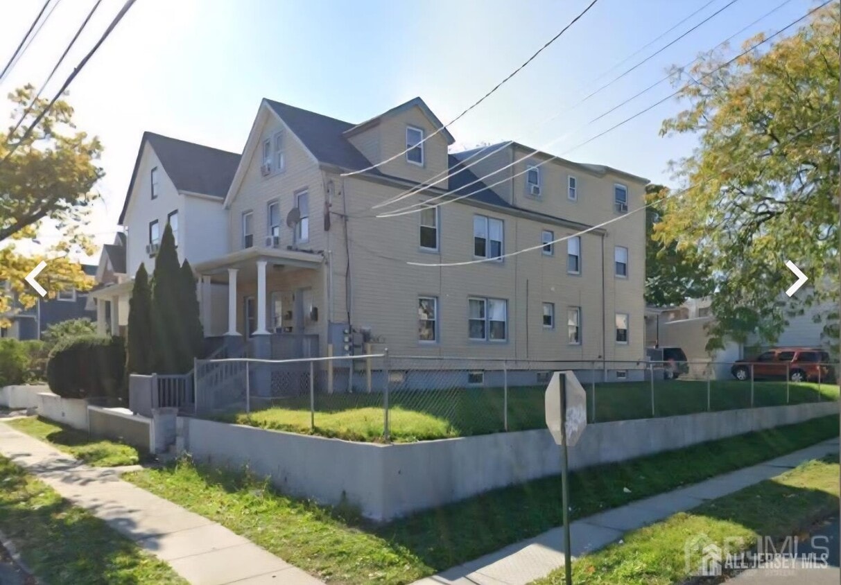 Primary Photo - 593 Penn St