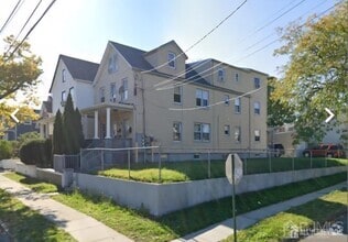 Building Photo - 593 Penn St