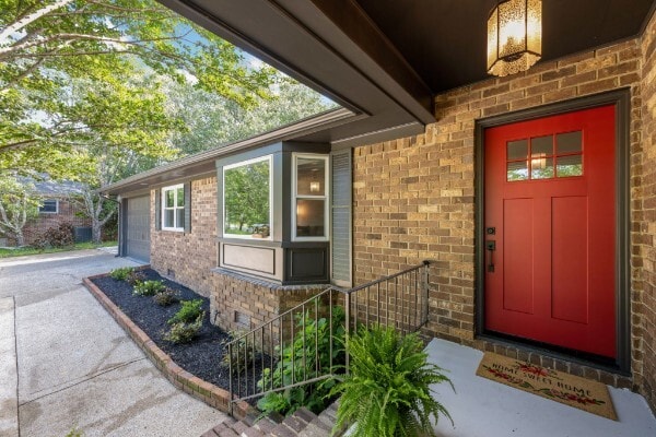 Exterior: Front - 1220 Franklin Dr