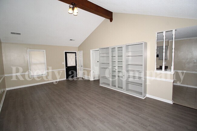 Foto del edificio - 4682 Sandy Park Dr