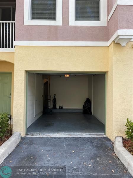 Foto del edificio - 6508 W Sample Rd