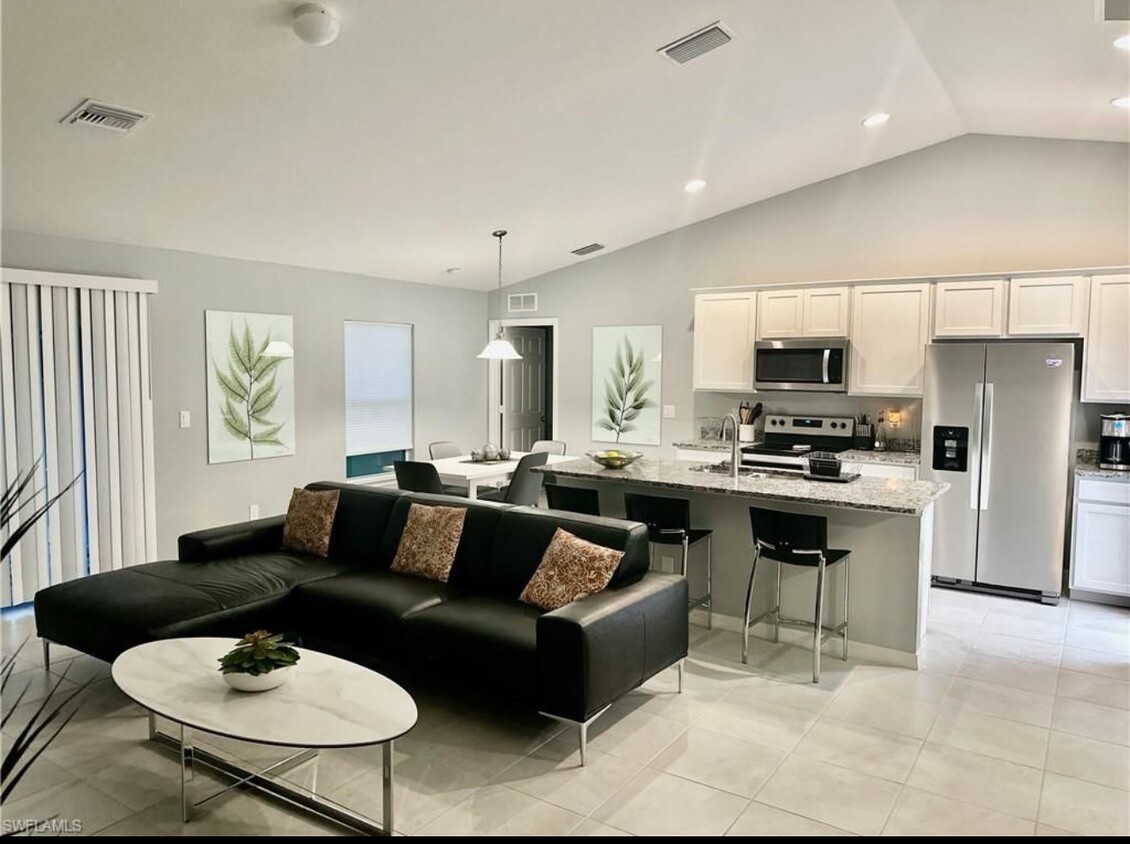 Foto principal - 1301 NE 34th Ln