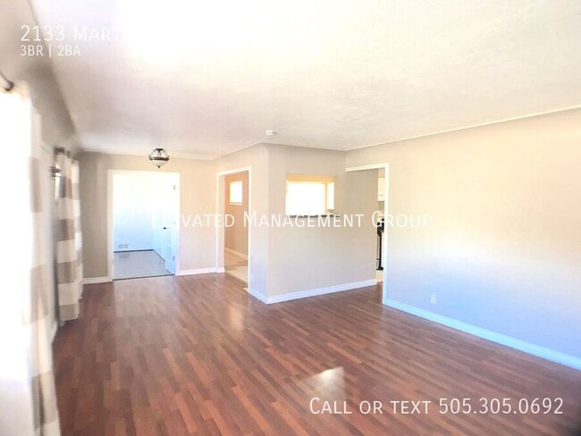 Building Photo - Nice 3 bedroom in Northeast Heights! Washe...