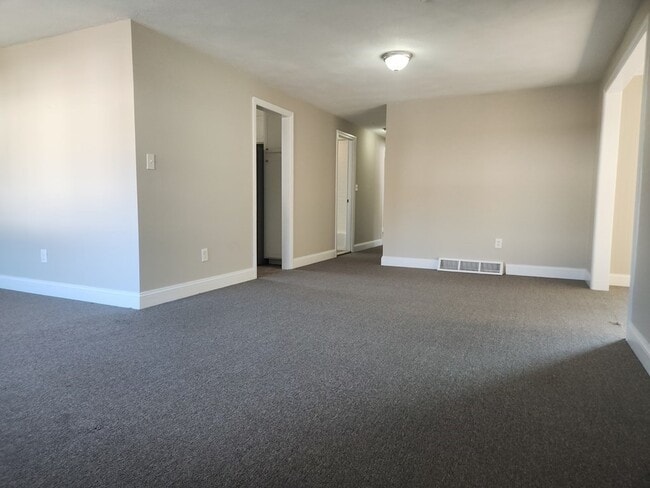 Building Photo - 3 Blakely Cir