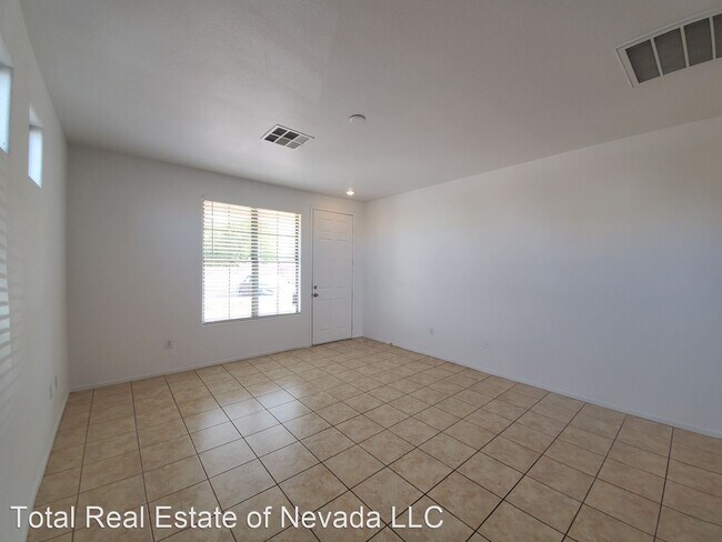 Building Photo - 3 br, 2.5 bath House - 8203 Laredo St