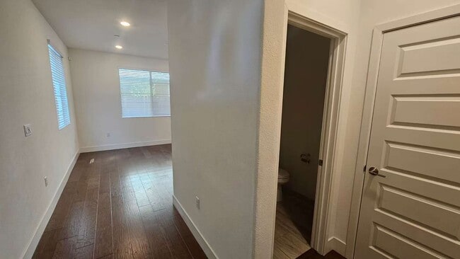 Building Photo - 10582 Trill Way