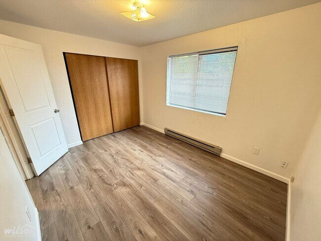 Foto del edificio - 1206 Voelker Ave