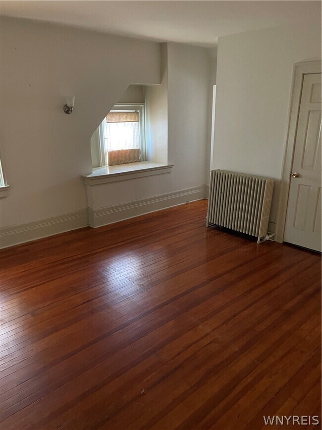 Foto del edificio - 721 W Ferry St