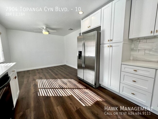 Foto del edificio - 7904 Topanga Canyon Blvd