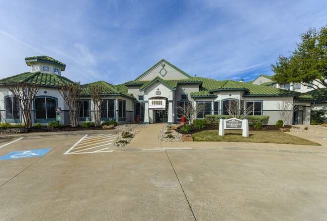 Building Photo - Siena Apartments