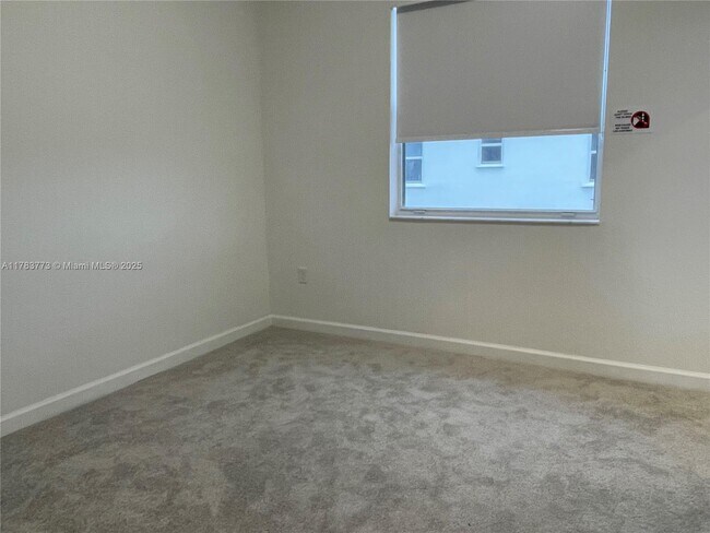 Building Photo - $2,350