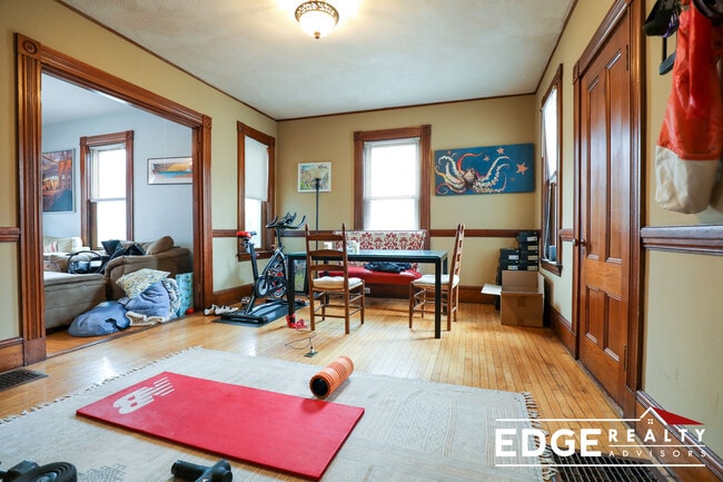 Building Photo - 78 Surrey St